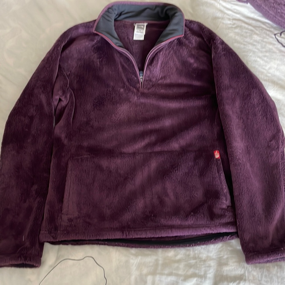 North Face pullover. Size Large. Plum color. Very soft and warm!